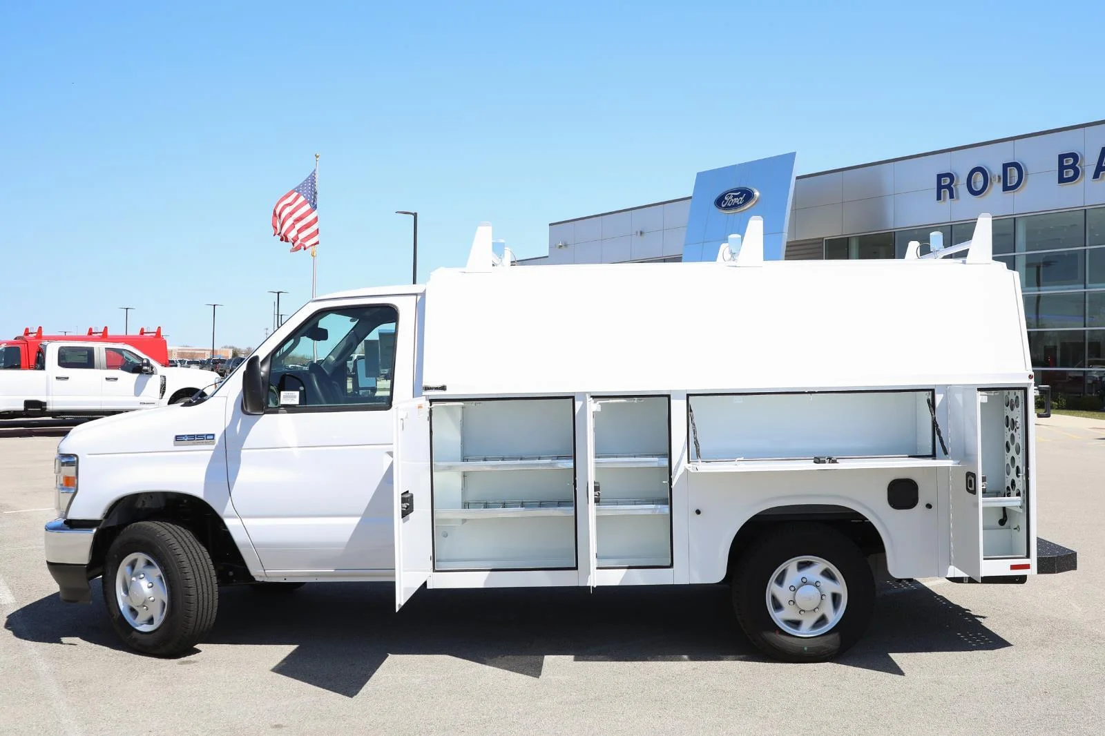 New 2026 Oxford White Ford E-350 SRW image 20