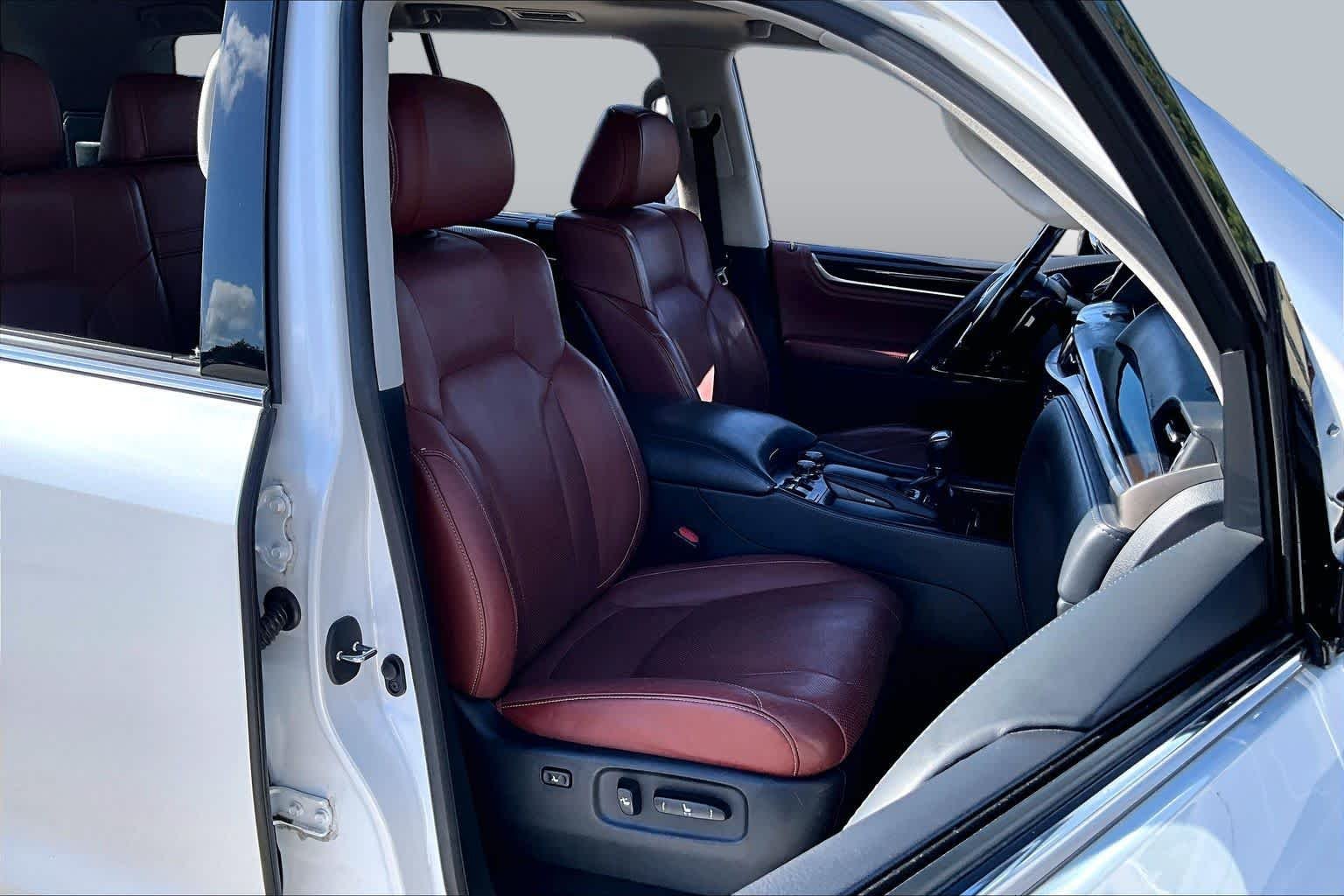 Used 2021 Eminent White Pearl Lexus  image 8