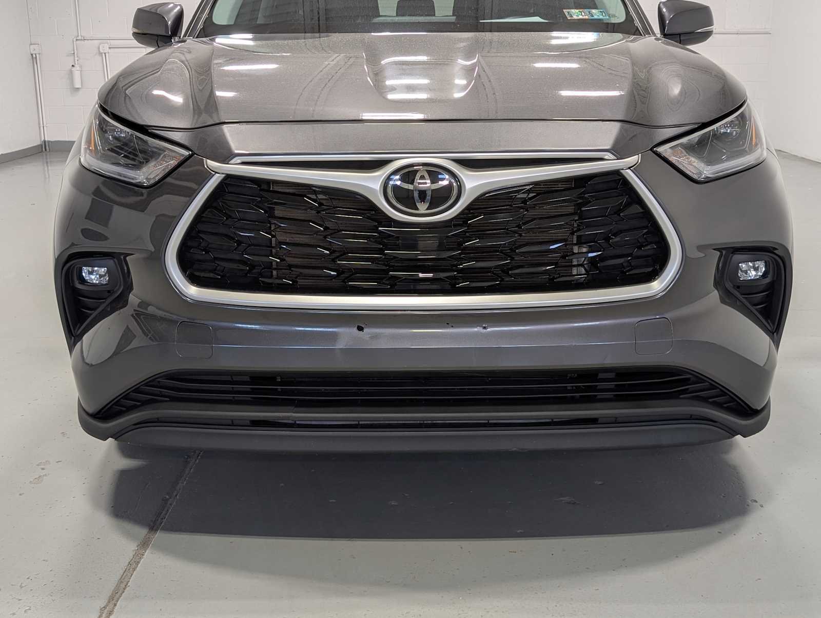 Used 2021 Magnetic Gray Metallic Toyota XLE image 2