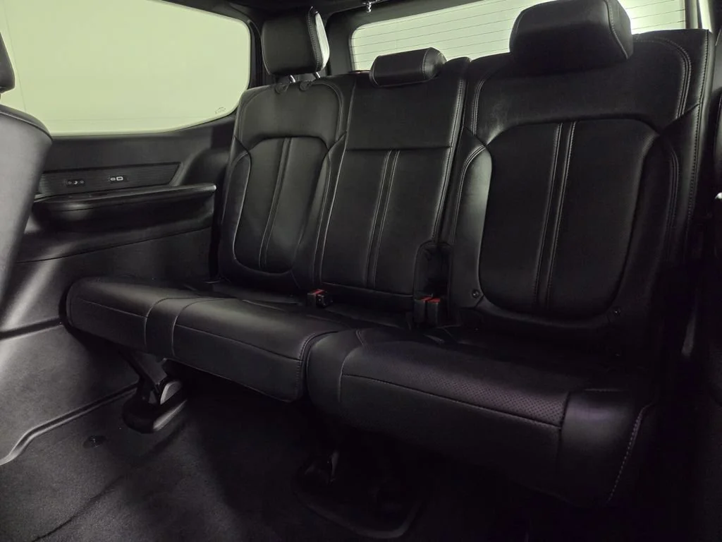 New 2026 High Gloss Black Exterior Paint Jeep Limited Altitude image 17