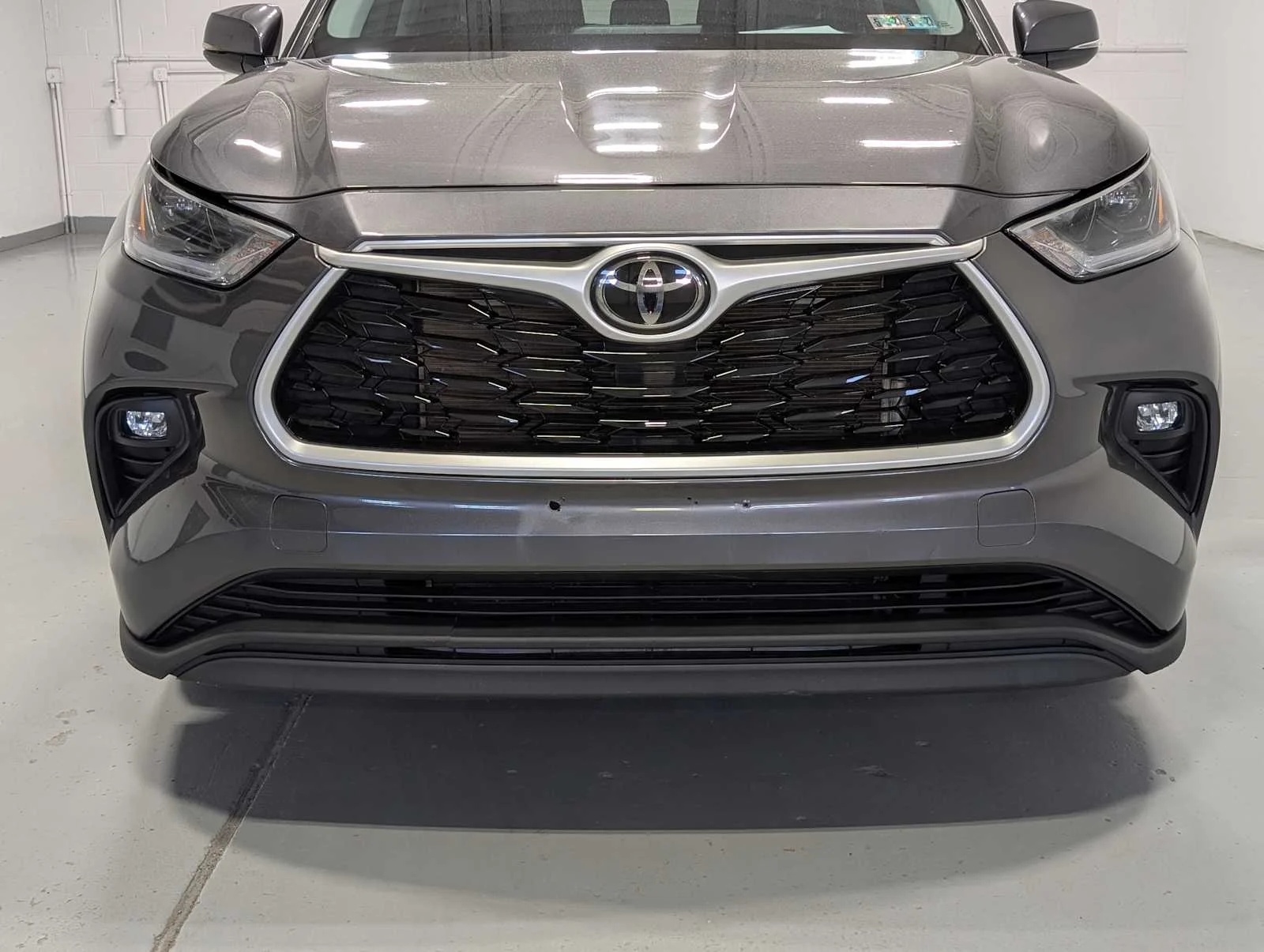 Used 2021 Magnetic Gray Metallic Toyota XLE image 2