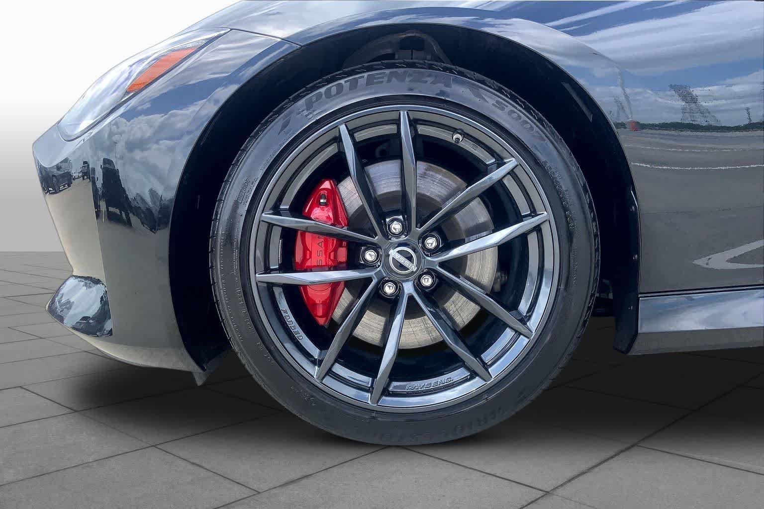 Used 2025 Black Diamond Pearl Nissan Performance image 9