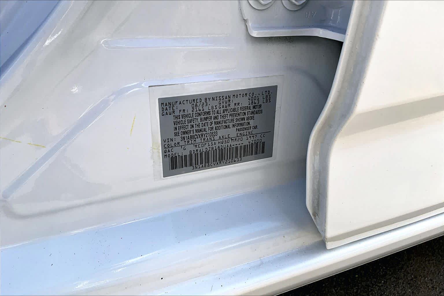 Used 2024 Aspen White Tricoat Nissan SV image 34