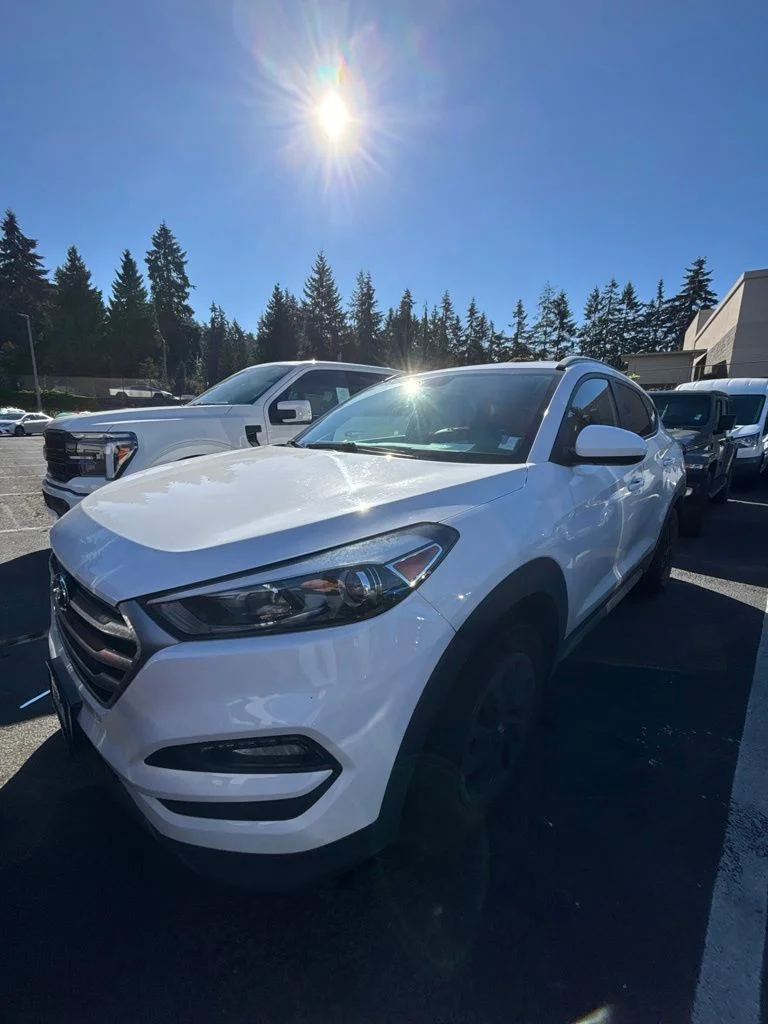 Used 2018 Dazzling White Hyundai SEL image 1