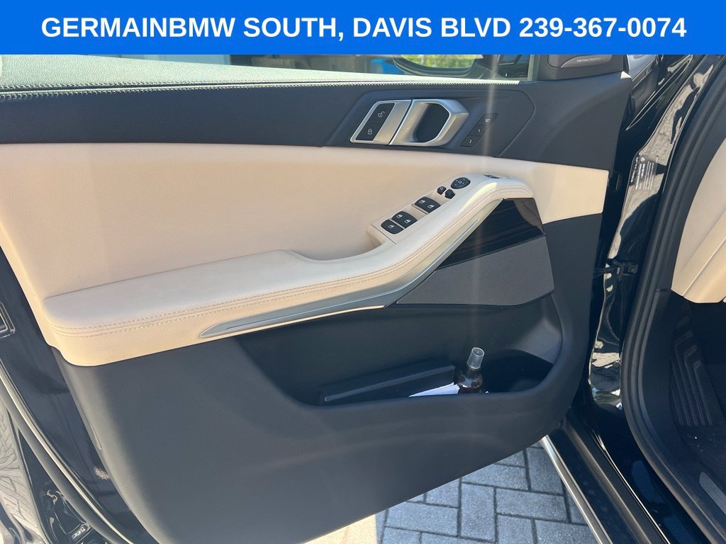 Used 2021 Black Sapphire Metallic BMW sDrive40i image 13
