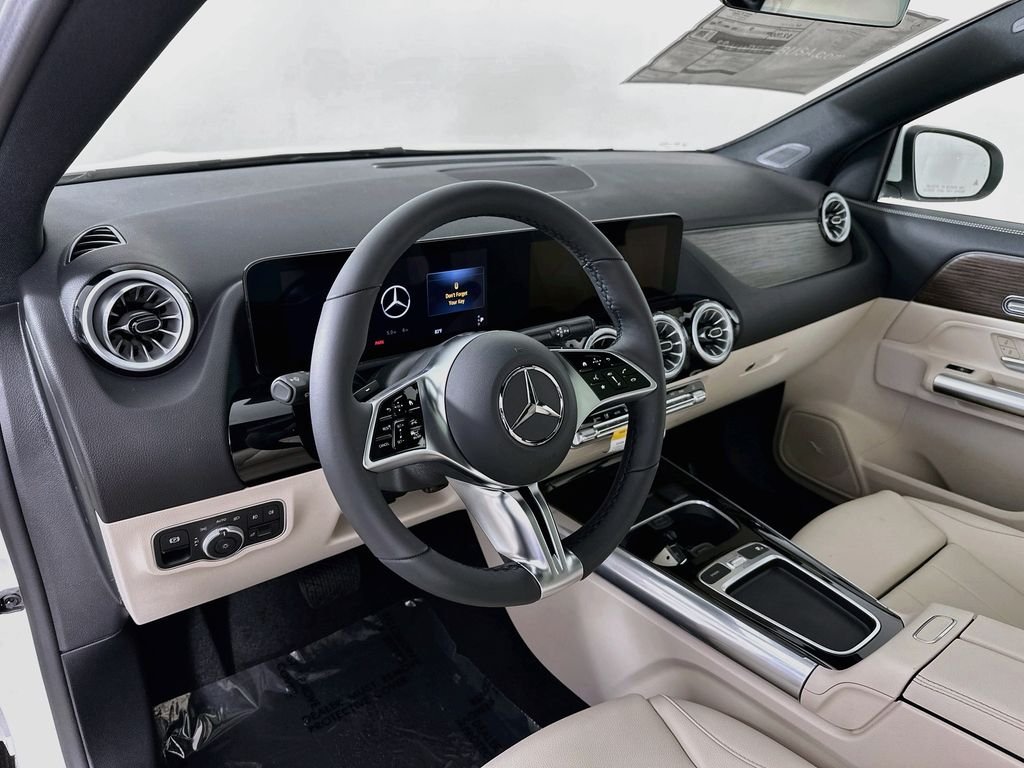 New 2026 Polar White Mercedes-Benz GLA 250 image 9