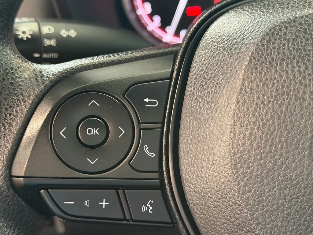 Used 2023 White Toyota XLE image 21
