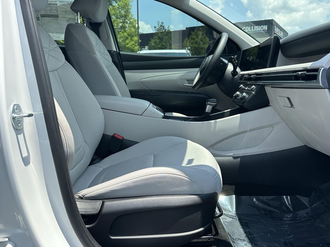 New 2025 Serenity White Pearl Hyundai SE image 13