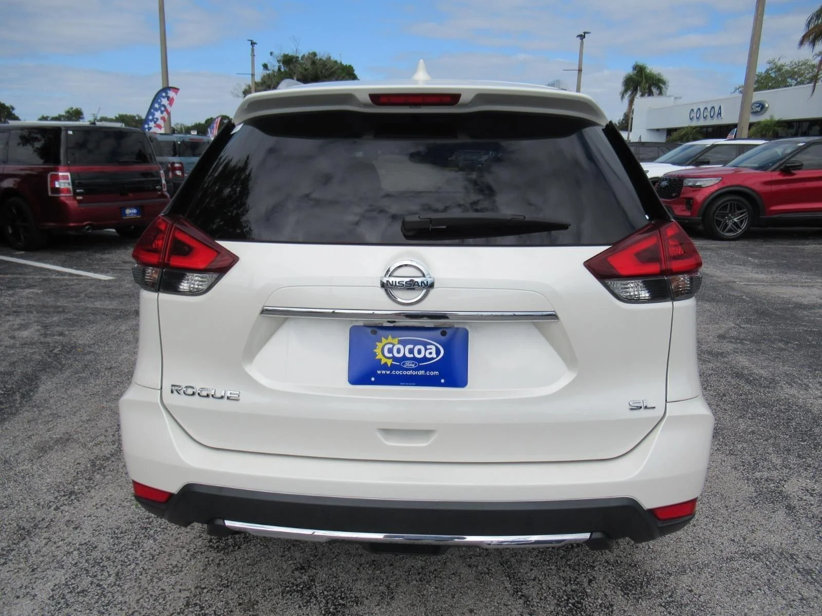 Used 2018 White Nissan SL image 6