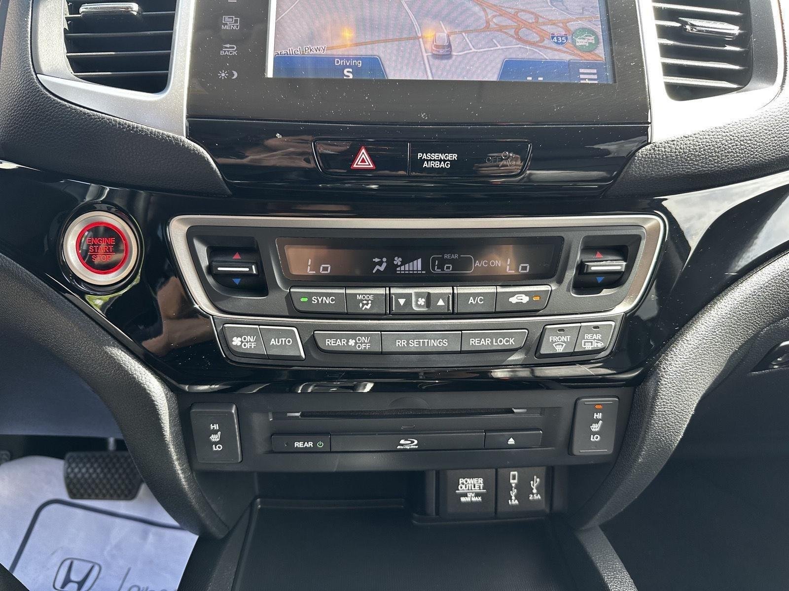 Used 2017 Crystal Black Pearl Honda Touring image 24