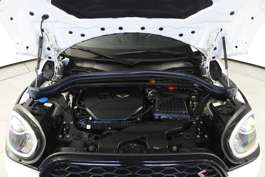 Used 2019 White MINI  image 6