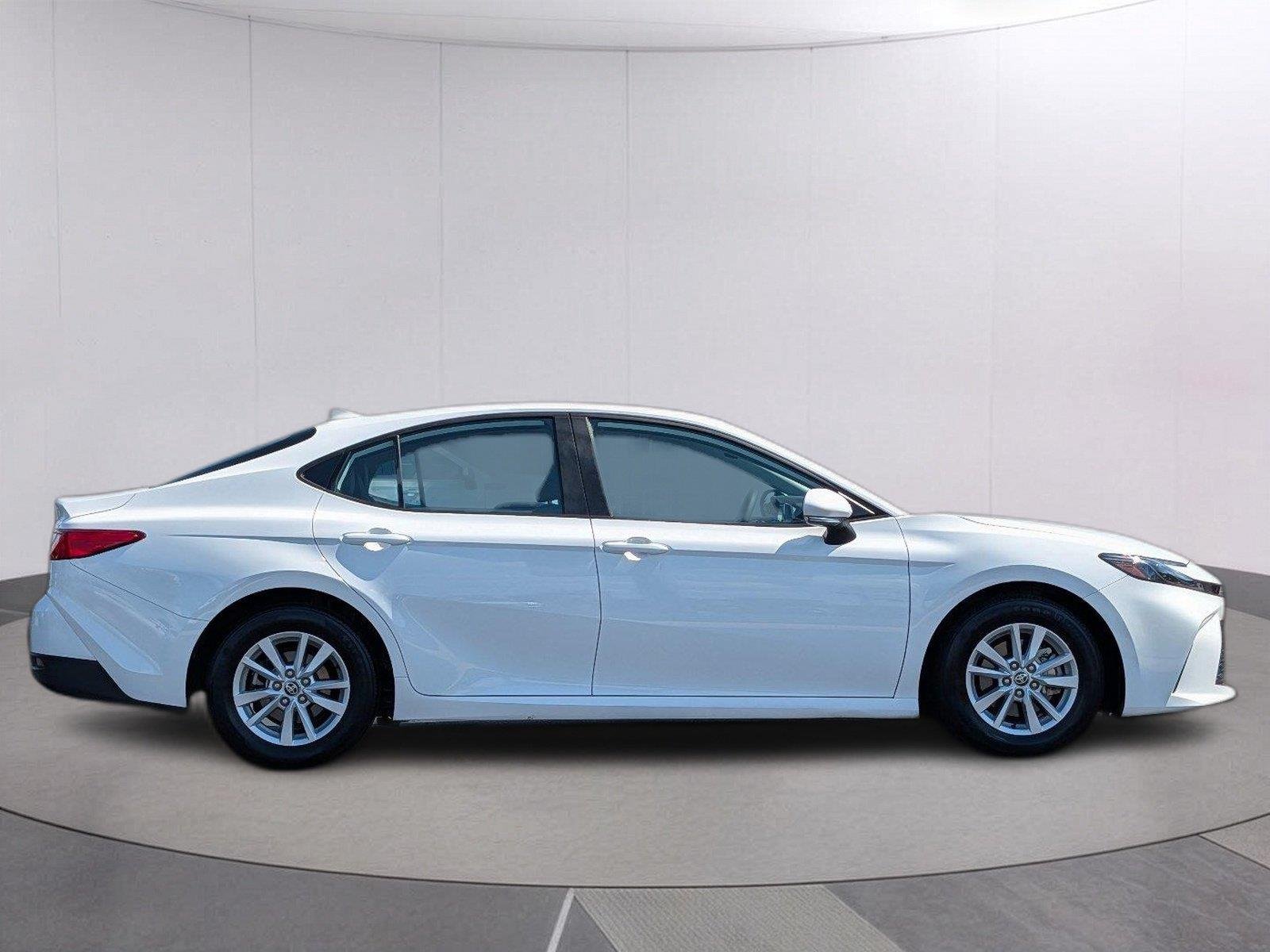 Used 2025 Ice Cap Toyota LE image 6