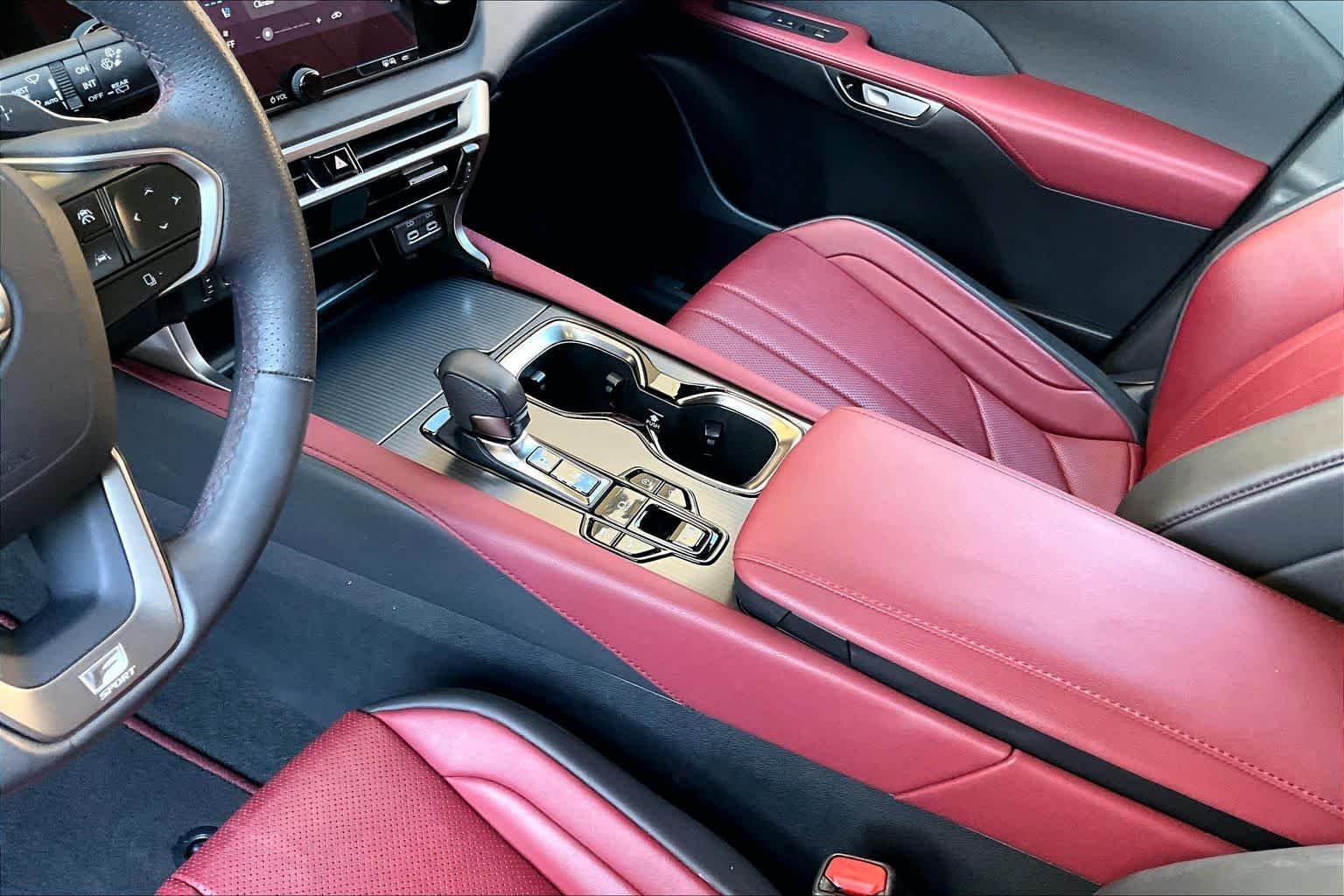 Used 2023 Ultra White Lexus F SPORT Handling image 17