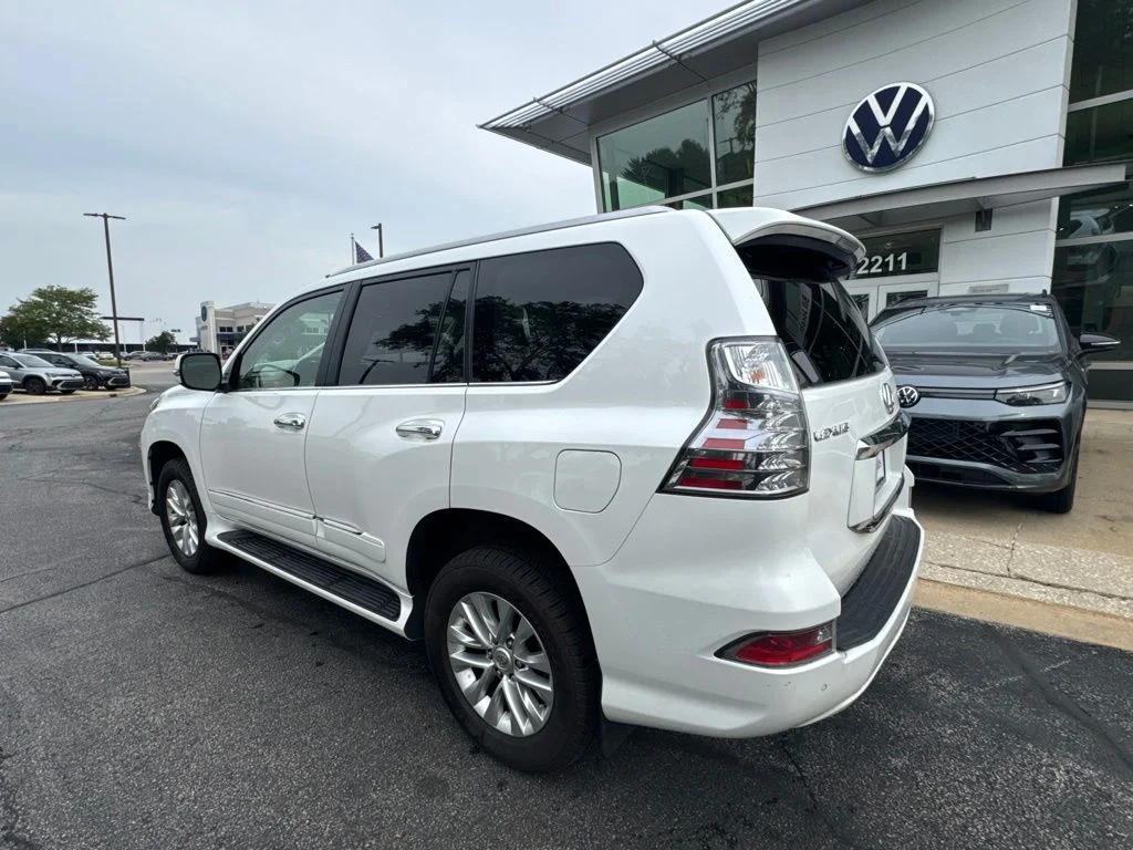 Used 2014 Starfire Pearl Lexus 460 image 4