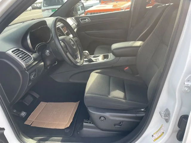 Used 2020 White Jeep Laredo E image 4