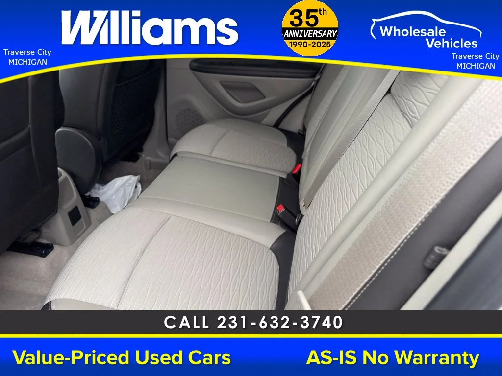 Used 2015 White Pearl Metallic Buick Base image 32