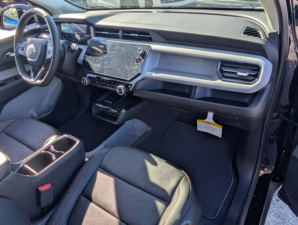 2027 Chevrolet Bolt RS - Photo 11