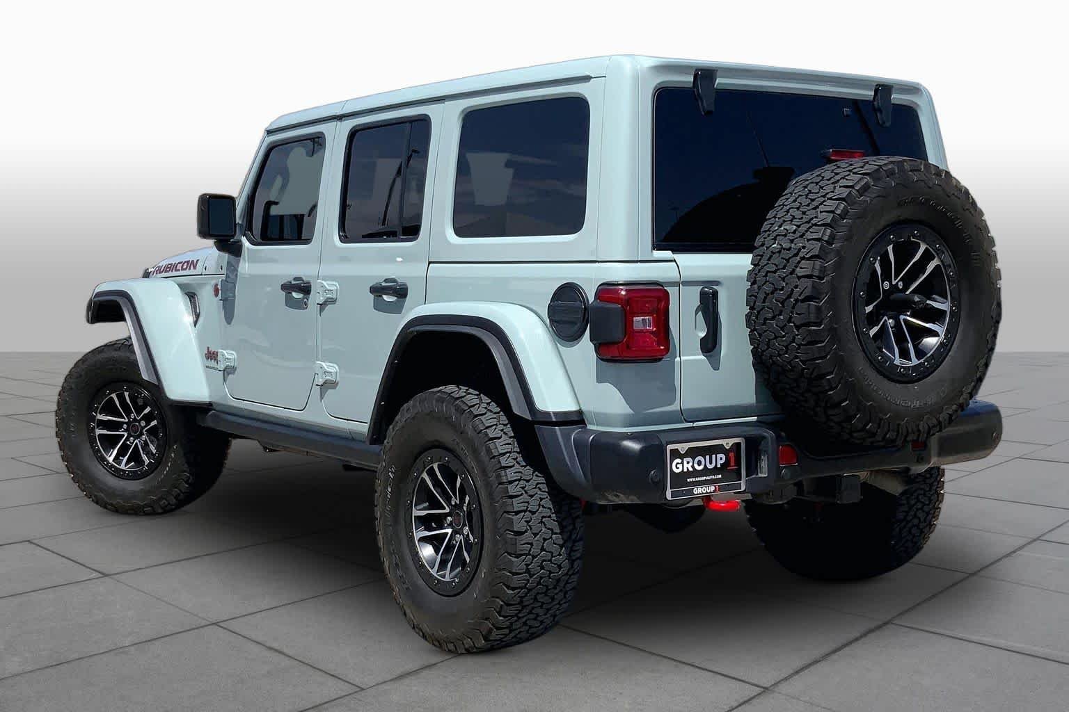 Used 2024 Earl Clearcoat Jeep Rubicon X image 12