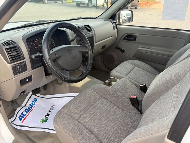 Used 2004 White GMC Fleet image 22