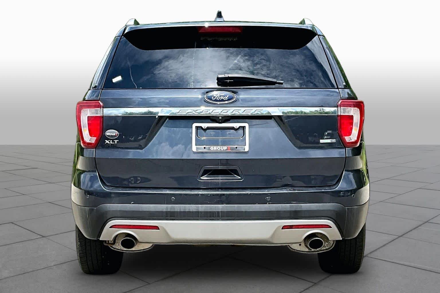 Used 2017 Smoke Quartz Metallic Tinted Clearcoat Ford XLT image 5
