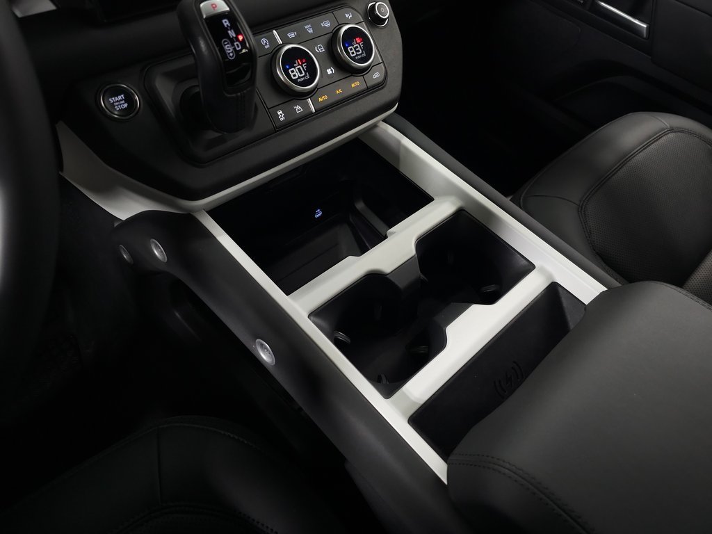 2025 LAND ROVER DEFENDER - Image 33
