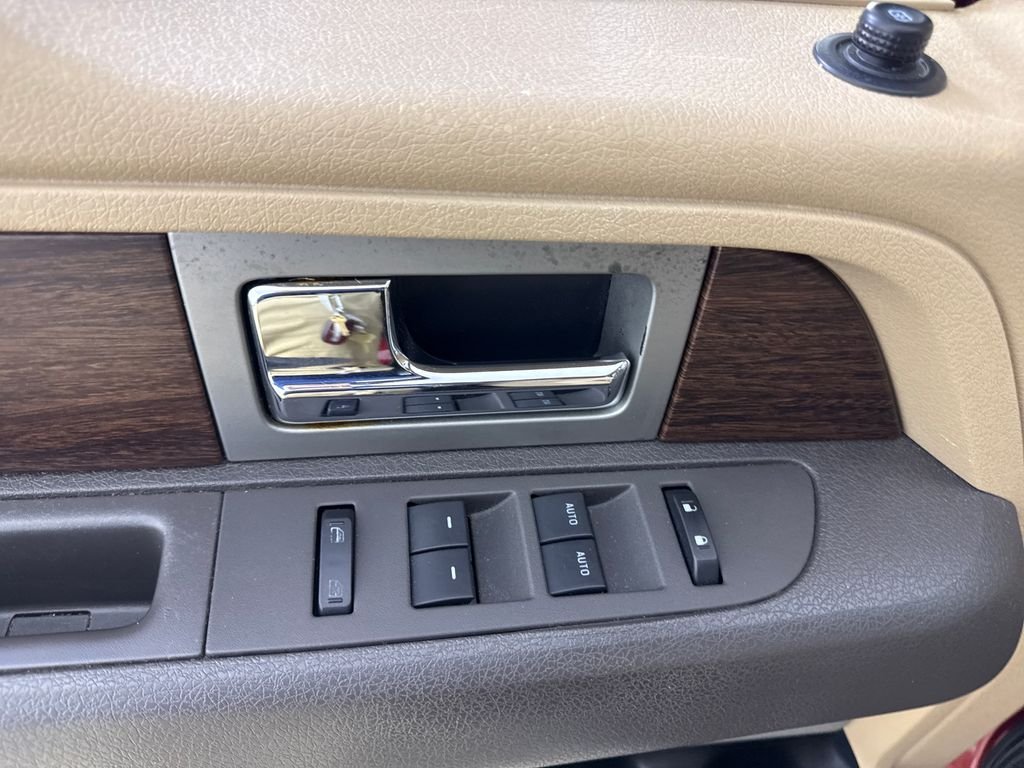 Used 2013 Red Ford Lariat image 14