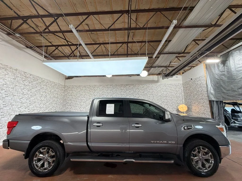 Used 2019 Gun Metallic Nissan SL image 8