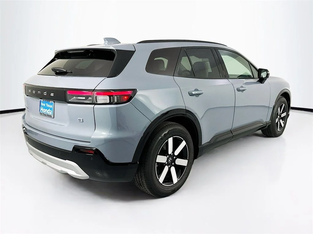 New 2026 Sonic Gray Pearl Honda Touring image 8