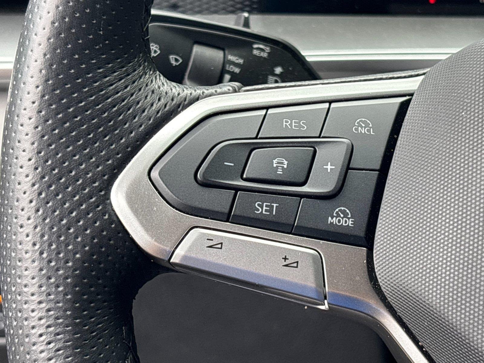 Used 2026 Platinum Gray Metallic Volkswagen SE R-Line Black image 18