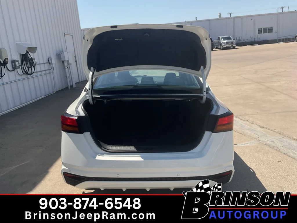 Used 2025 Glacier White Nissan SV image 10