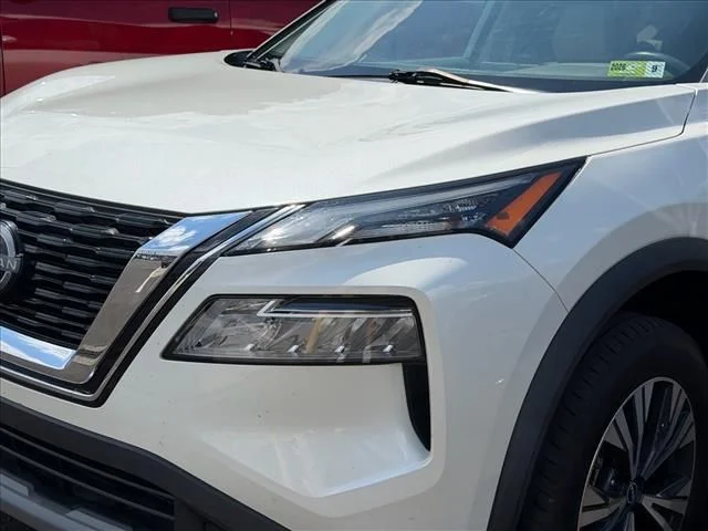 Used 2023 White Nissan SV image 20