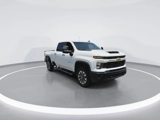 Used 2024 White Chevrolet Custom 5th Wheel image 3