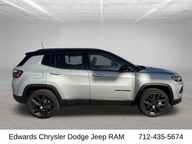 New 2026 Silver Zynith Metallic Clear-Coat Exterior Paint Jeep Latitude image 11