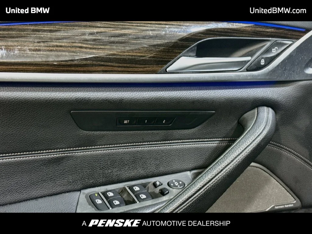 Used 2021 Black Sapphire Metallic BMW 540i image 10