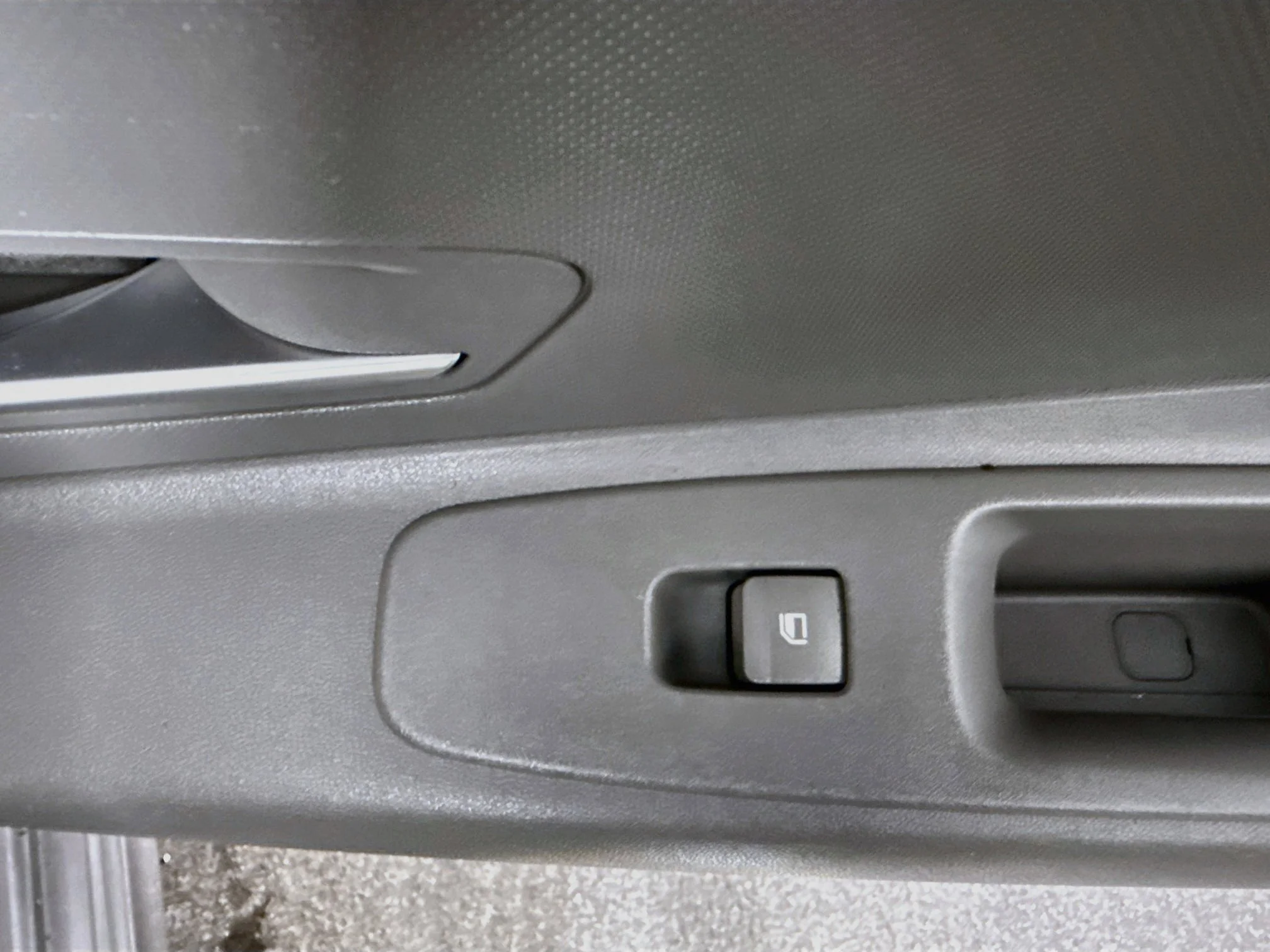 Used 2024 Fluid Metal Hyundai SE image 26