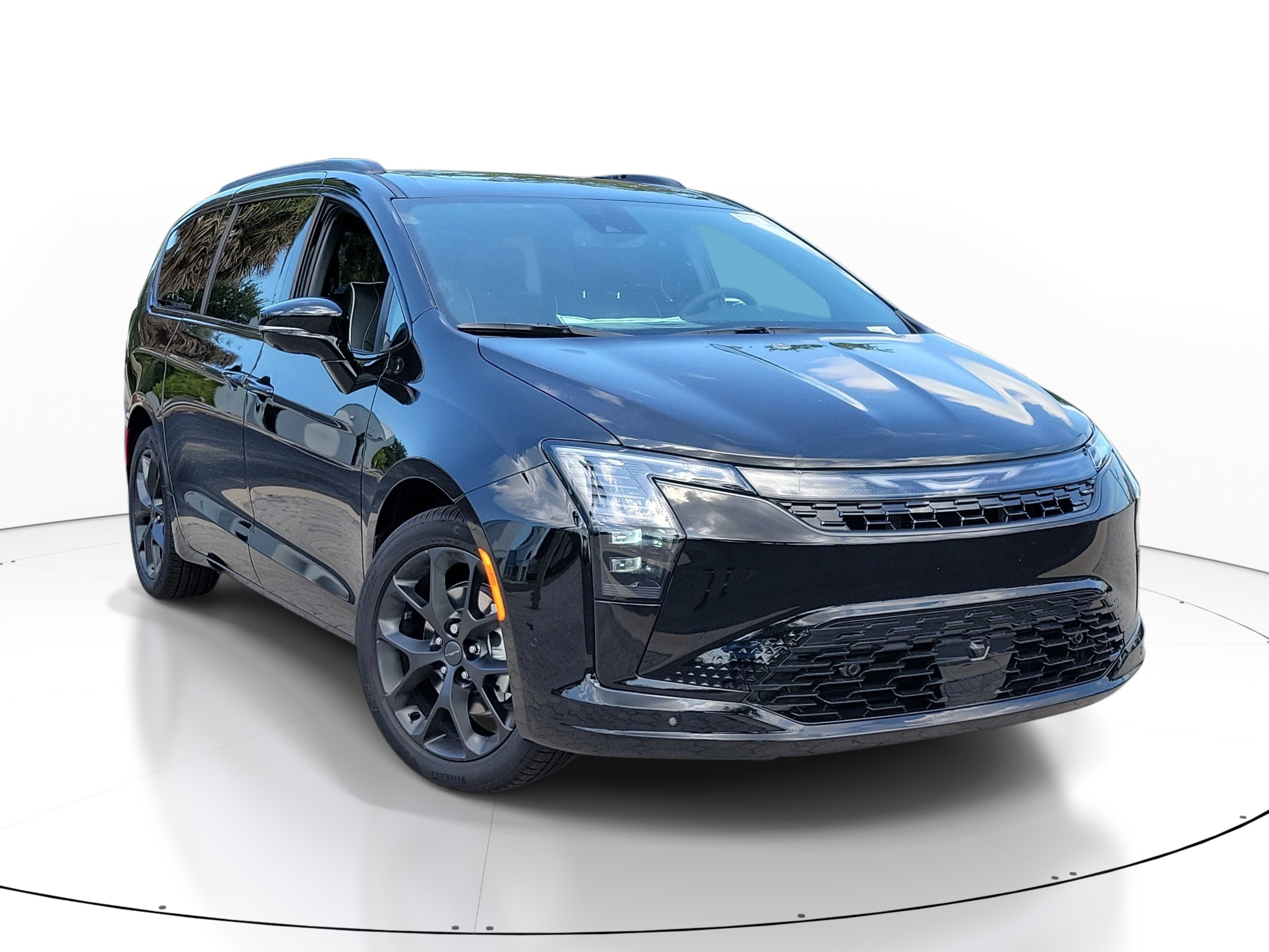 New 2027 Diamond Black Crystal Pearl-Coat Exterior Paint Chrysler Limited image 1