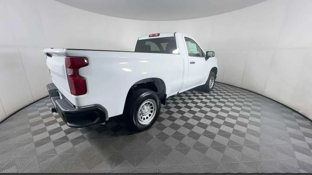 New 2026 Summit White Chevrolet WT image 17