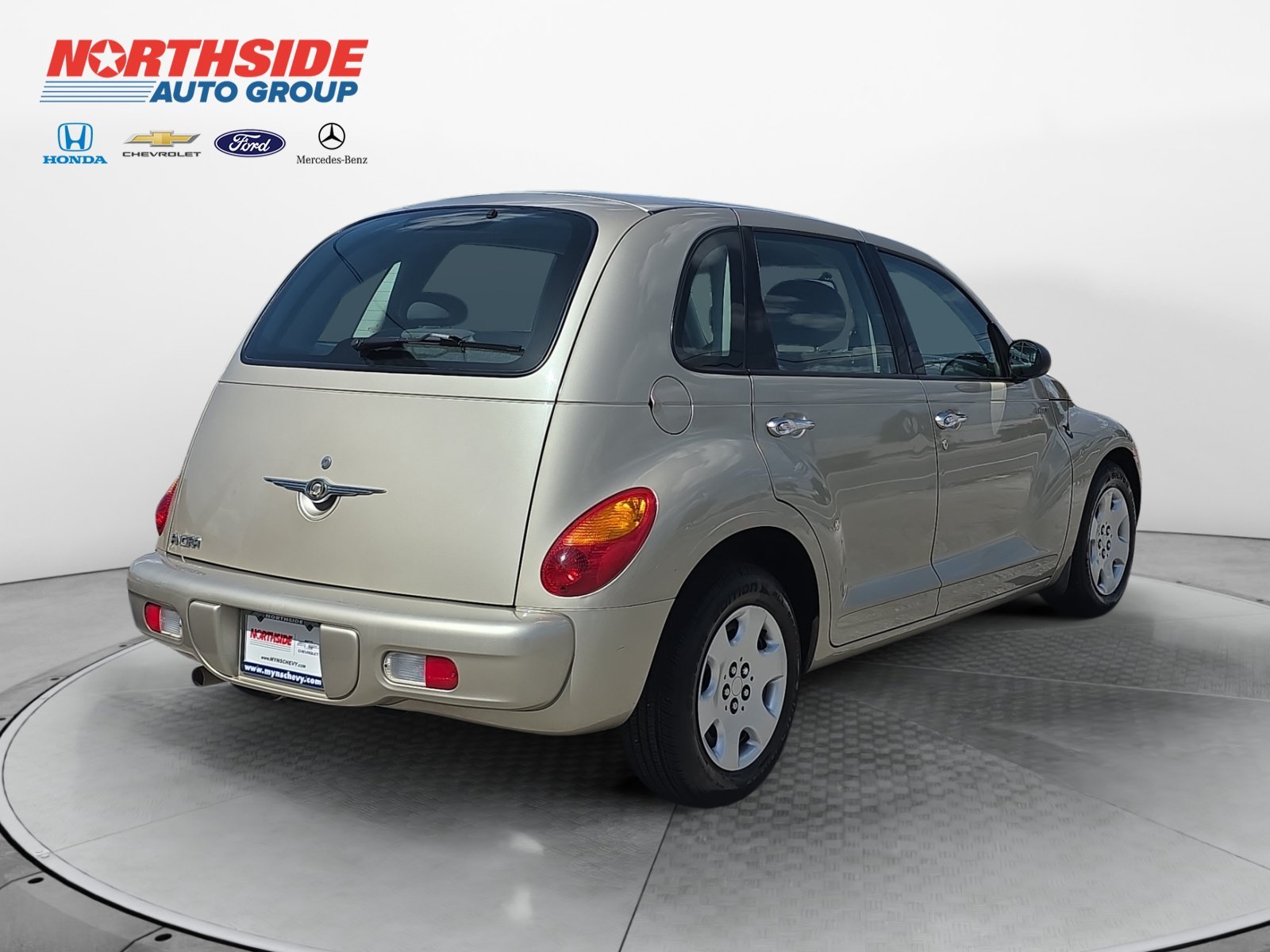 Used 2005 Linen Gold Pearlcoat Metallic Chrysler  image 7