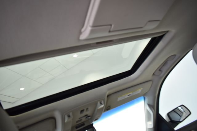 Used 2018 White GMC Denali image 16