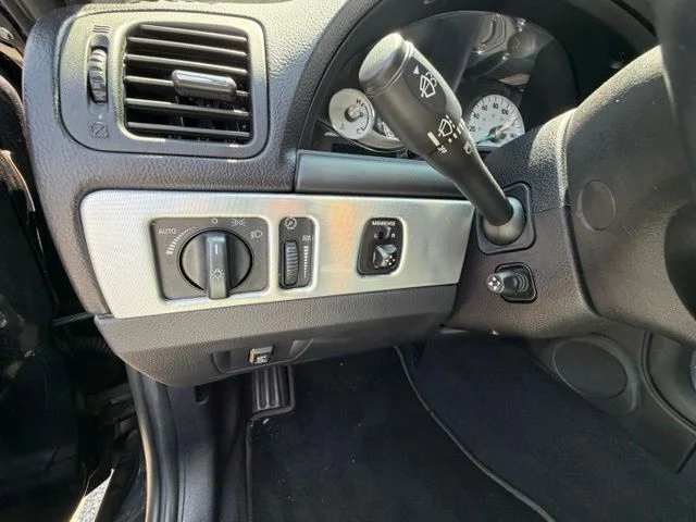 Used 2003 Black Ford Base image 15