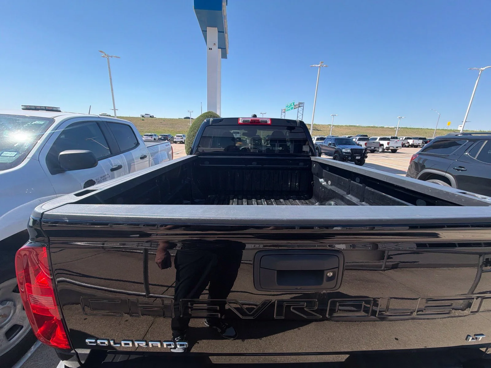 Used 2022 BLACK Chevrolet 2WD LT image 11