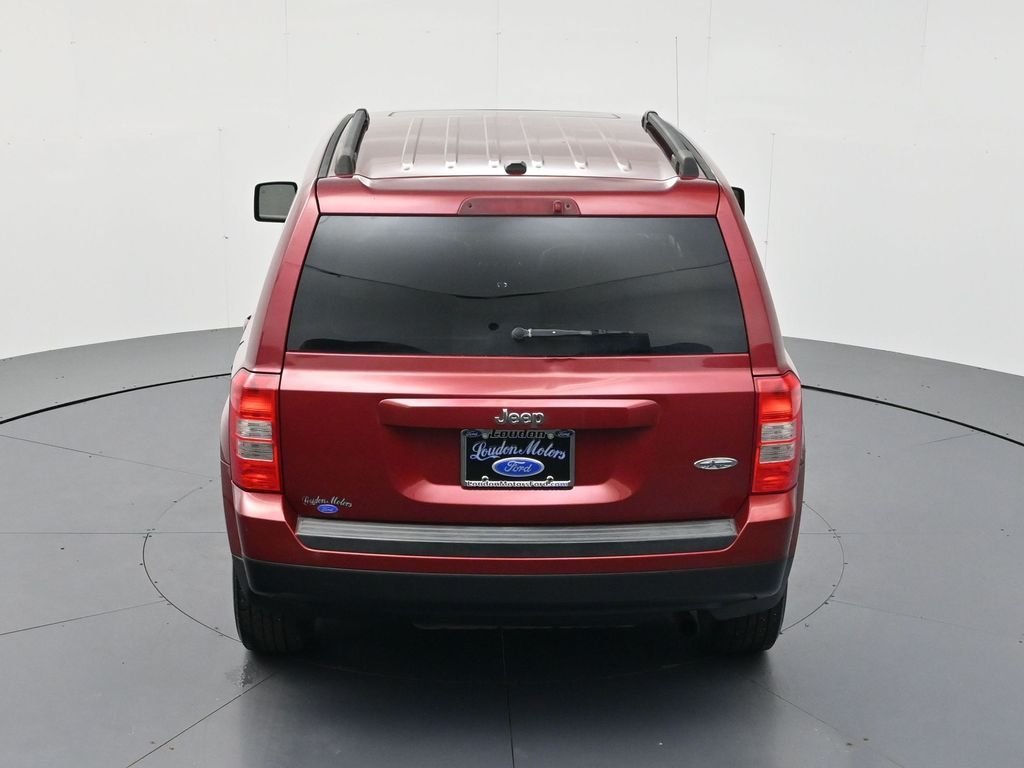 Used 2014 Deep Cherry Red Crystal Pearlcoat Jeep Latitude image 39