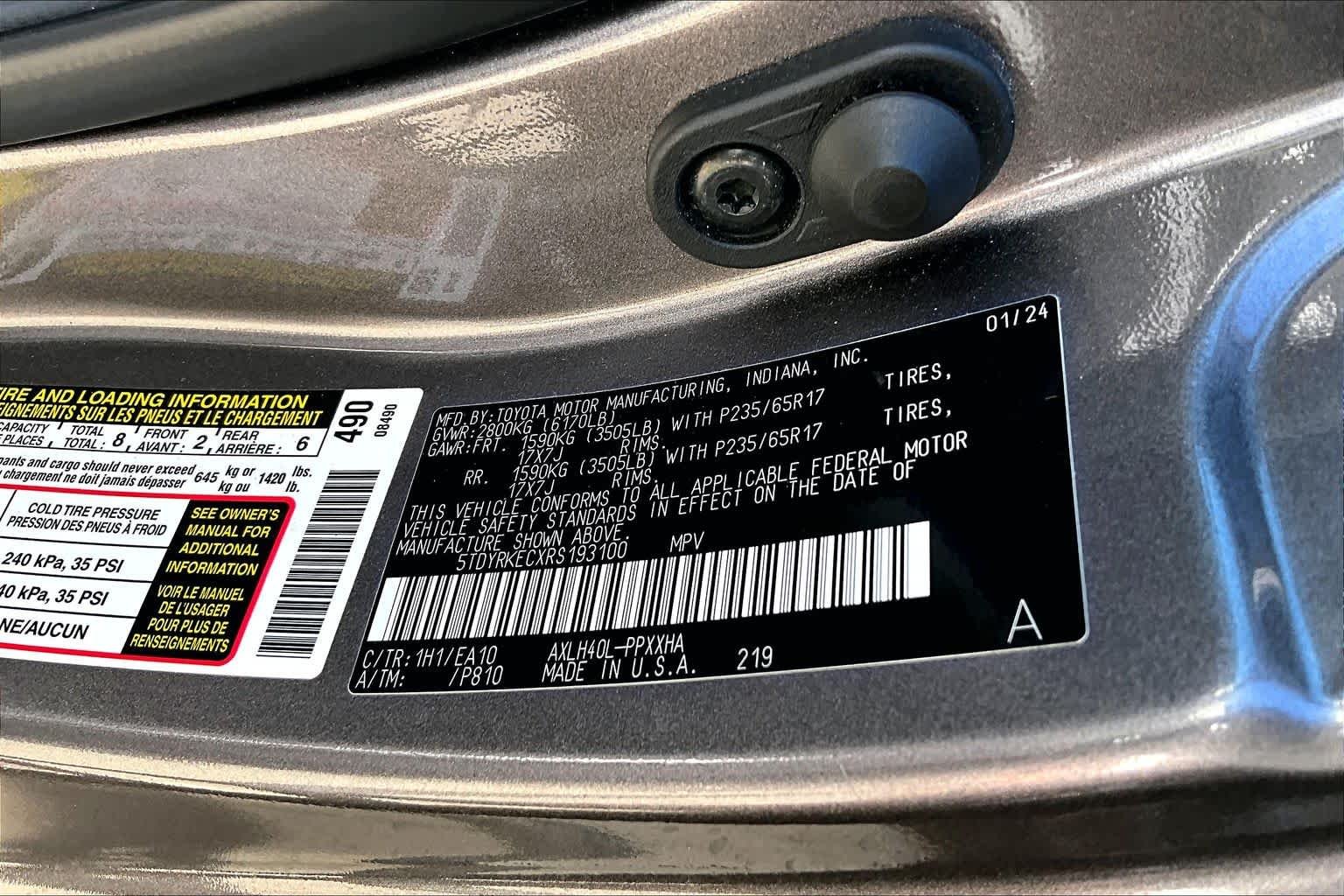 Used 2024 Predawn Gray Mica Toyota XLE image 35