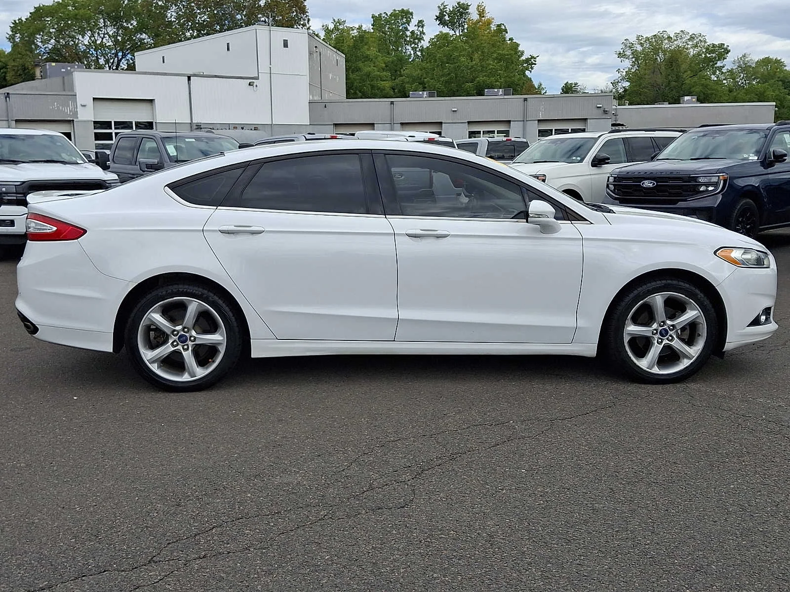 Used 2016 White Ford SE image 7