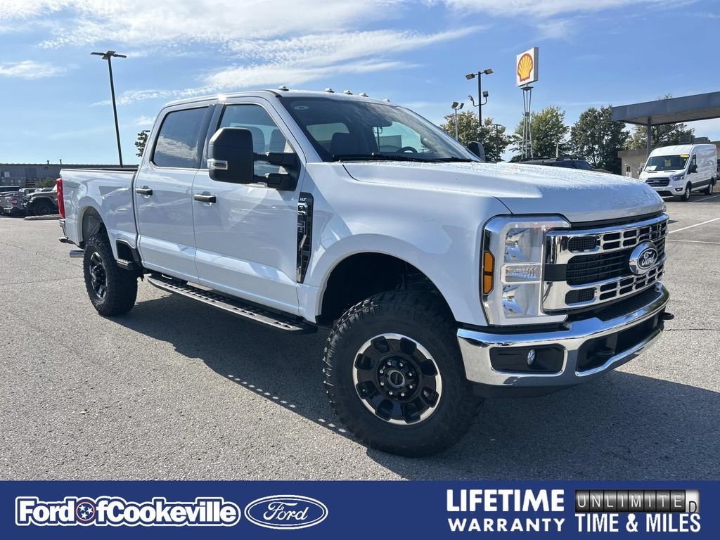 New 2027 Oxford White Ford F-250® XLT image 1
