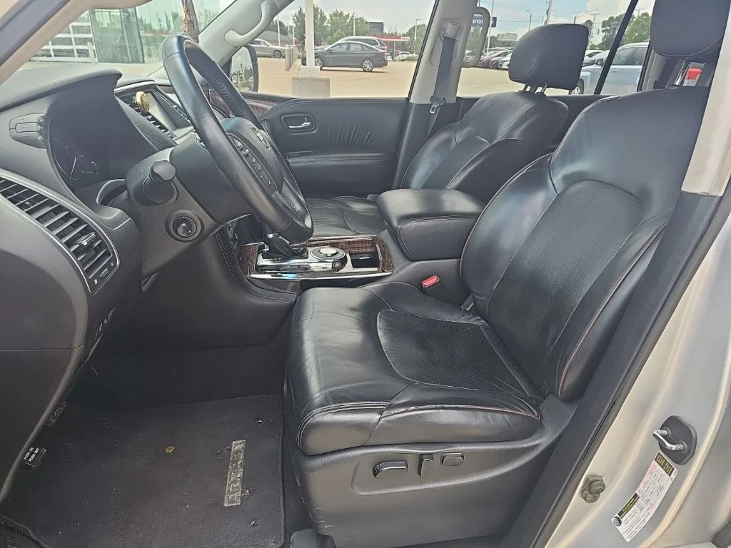 Used 2017 Silver Nissan Platinum image 16