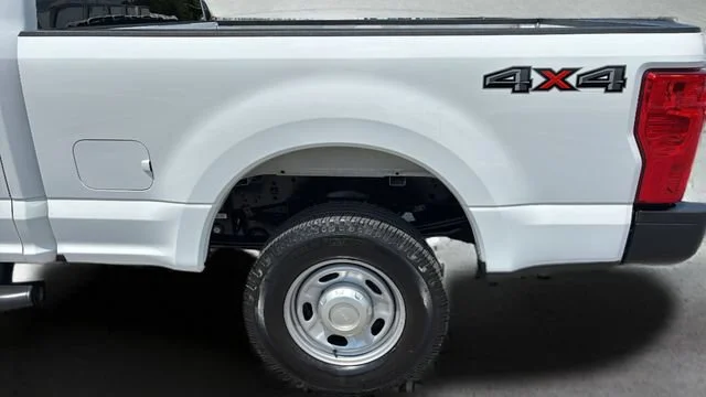Used 2020 White Ford XL image 34