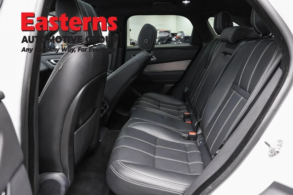 Used 2022 White Land Rover P250 R-Dynamic S image 21