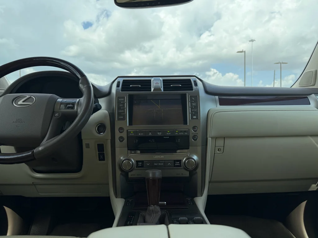 Used 2019 Starfire Pearl Lexus Premium image 12