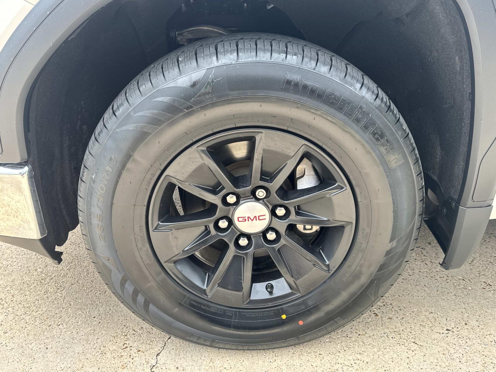 Used 2021 Summit White GMC  image 4
